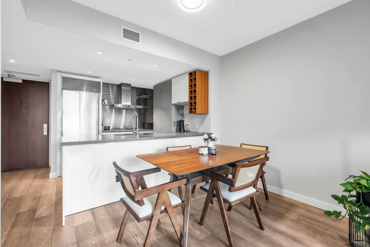 Kitchen Island Photo of 1907 788 Richards Street, Vancouver, BC