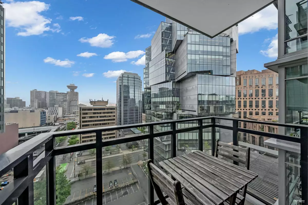 Laundry Room Photo of 1907 788 Richards Street, Vancouver, BC
