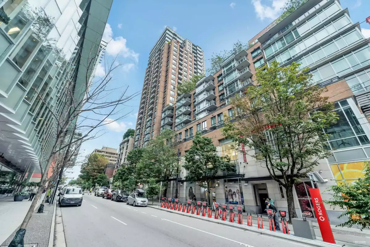 Outdoor Deck Photo of 1907 788 Richards Street, Vancouver, BC