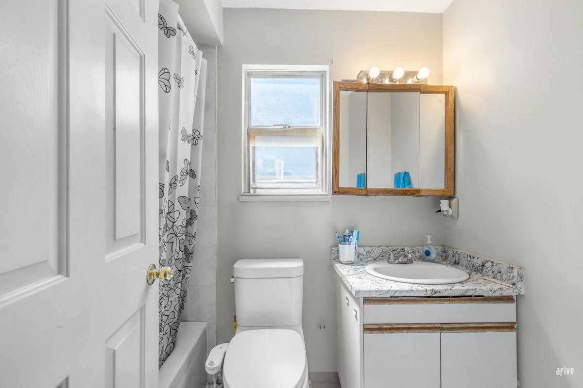 Mudroom Photo of 14373 66 Avenue, Surrey, BC