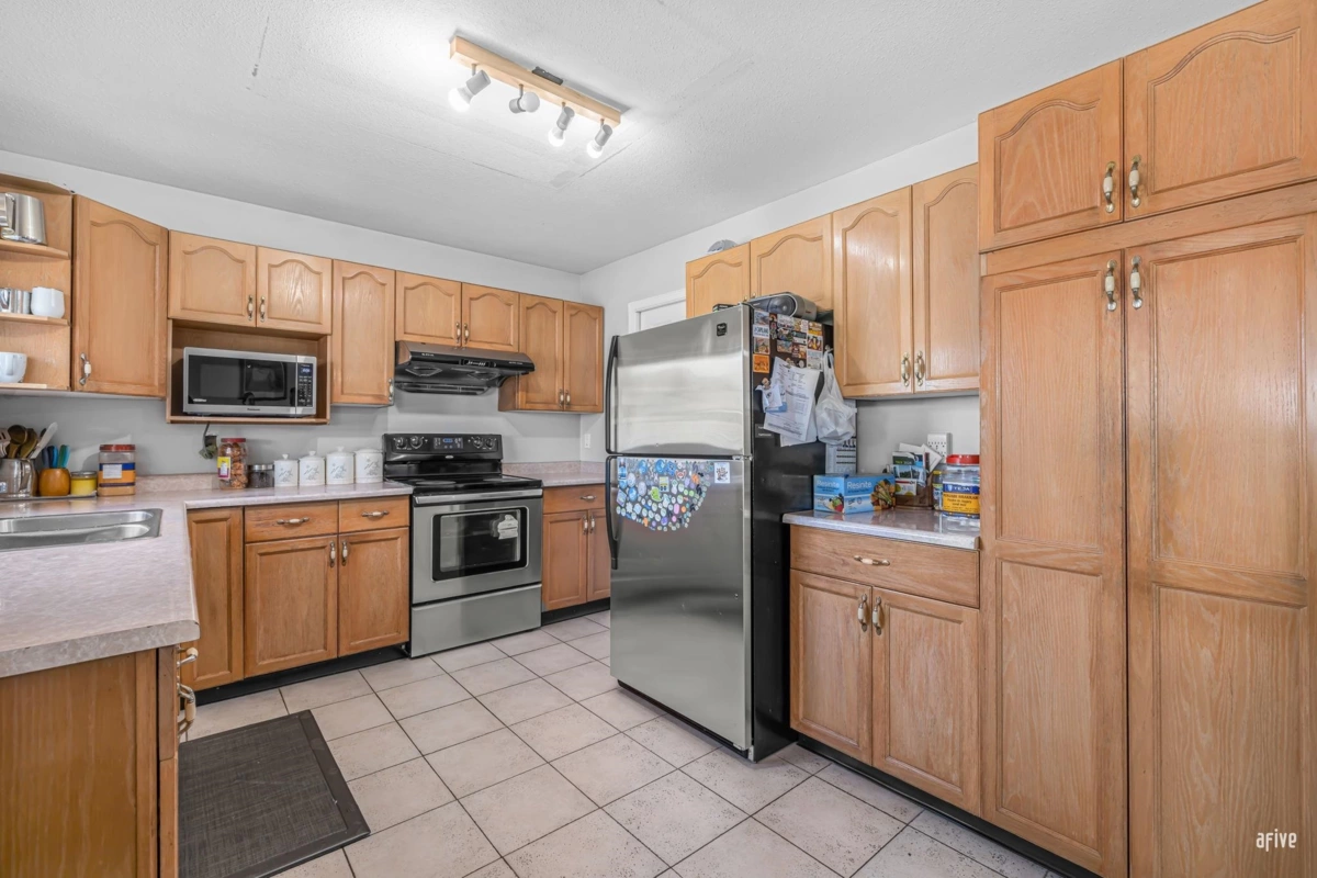 Primary Bathroom Photo of 14373 66 Avenue, Surrey, BC