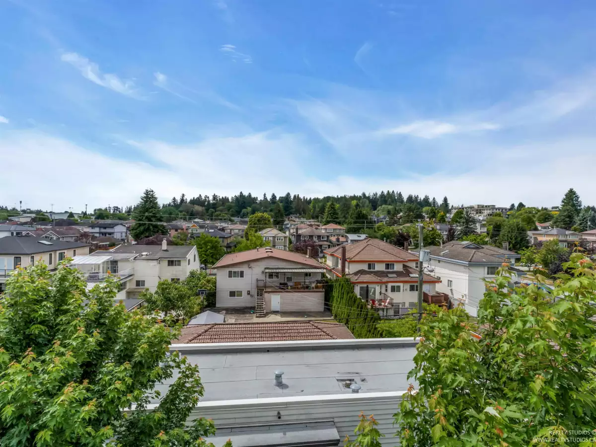 Front Yard Photo of 405 288 W King Edward Avenue, Vancouver, BC