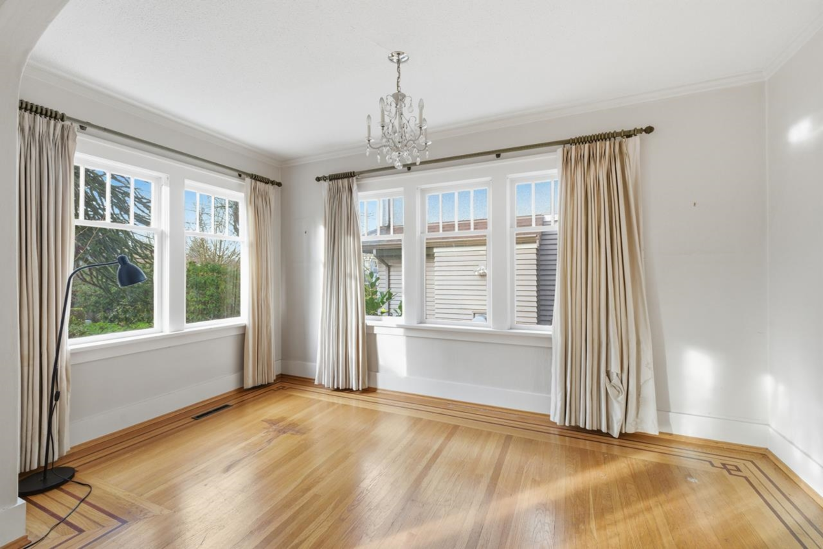 Dining Area Photo of 3775 W 35th Avenue, Vancouver, BC