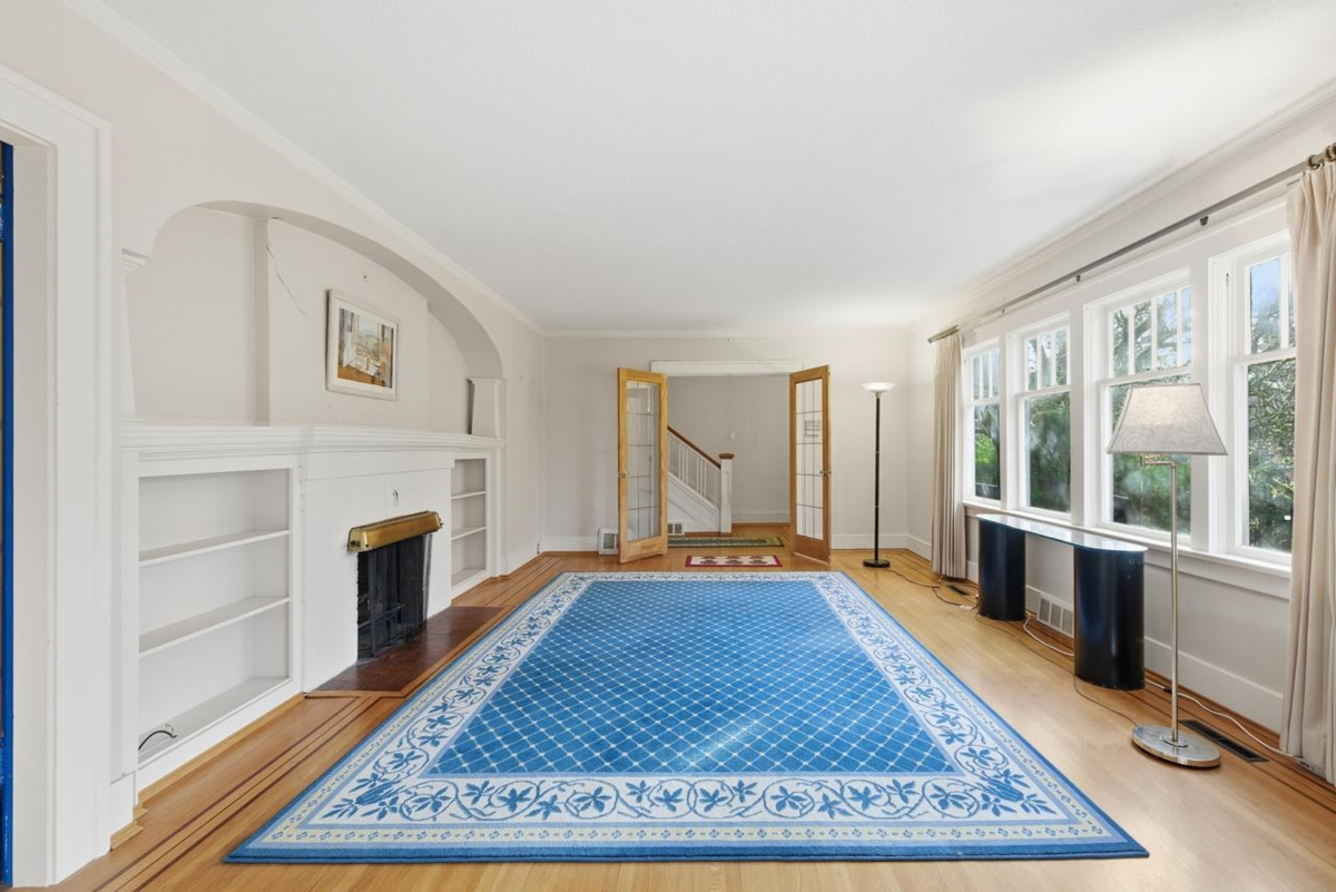 Living Room Photo of 3775 W 35th Avenue, Vancouver, BC