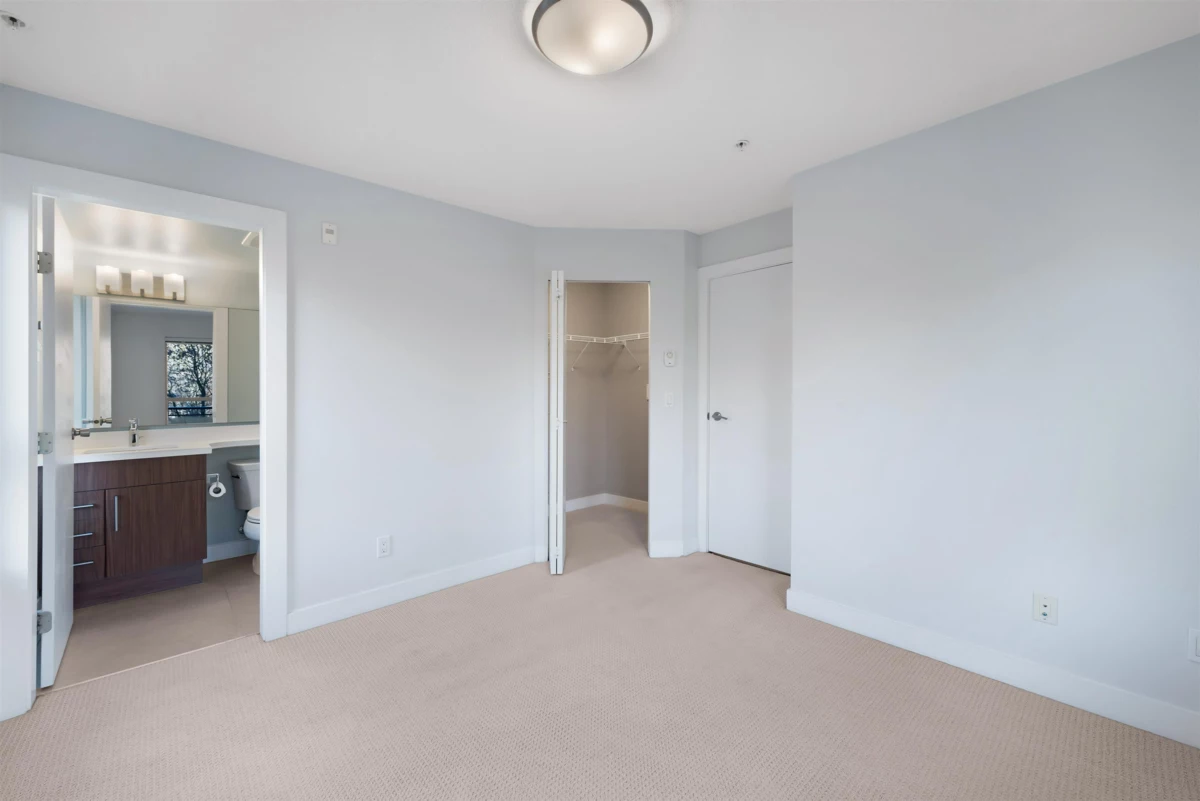 Primary Bathroom Photo of 205 7131 Stride Avenue, Burnaby, BC