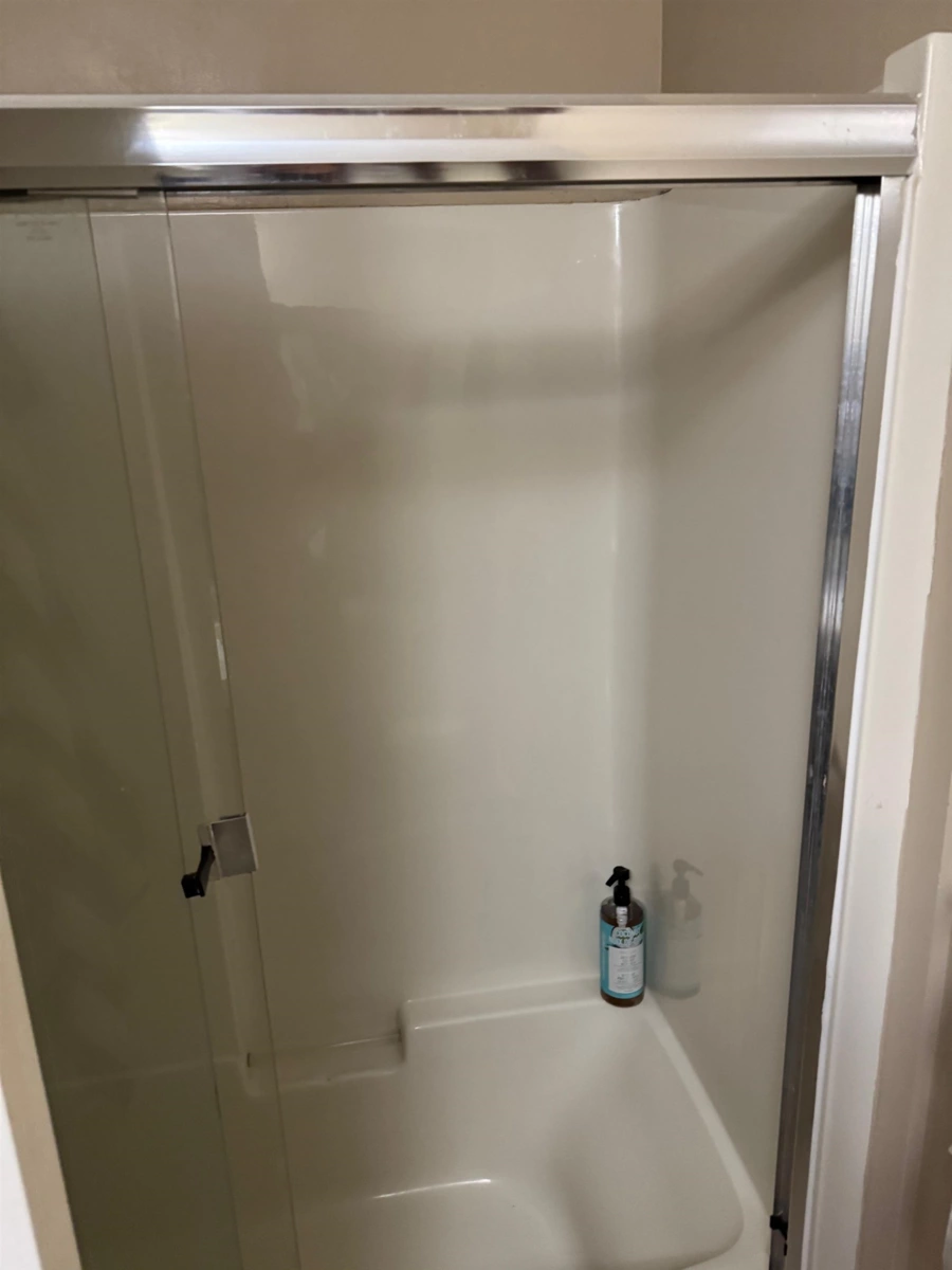 Kitchen Island Photo of 17 46160 Princess Avenue, Chilliwack, BC