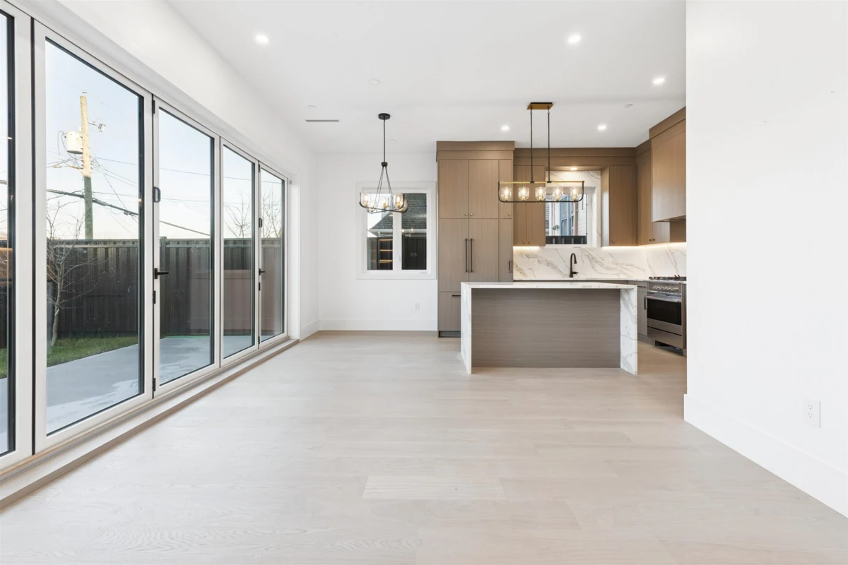 Guest Bathroom Photo of 2 847 E 10 Avenue, Vancouver, BC