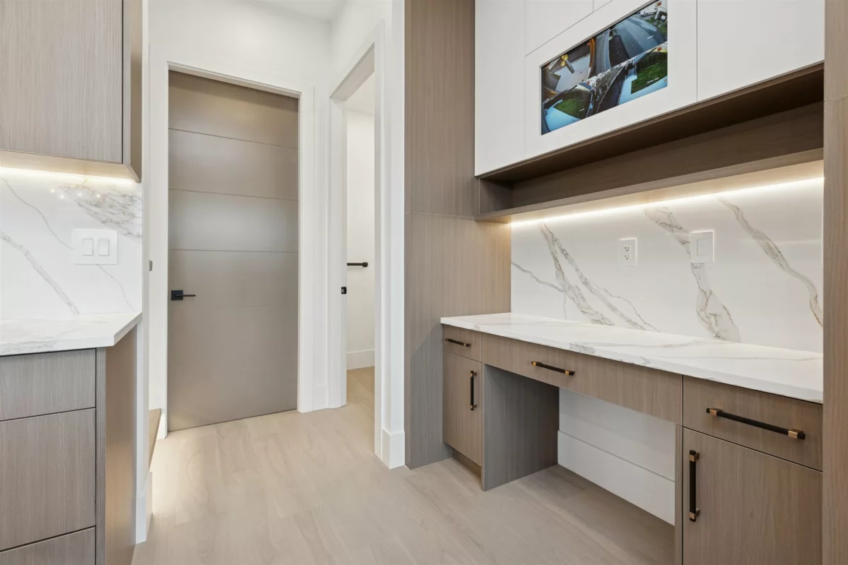 Powder Room Photo of 2 847 E 10 Avenue, Vancouver, BC