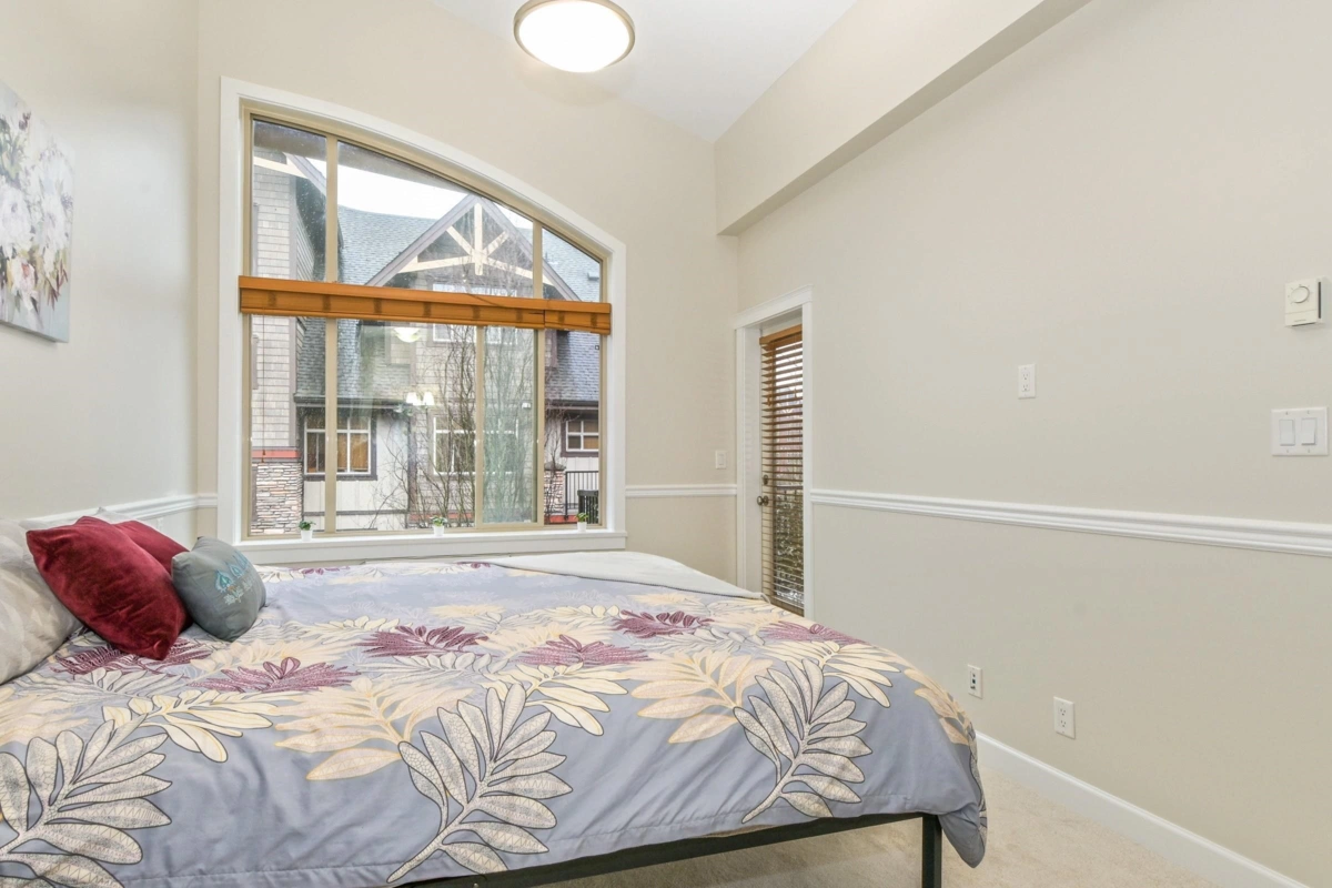 Walk-In Closet Photo of 406 8328 207a Street, Langley, BC