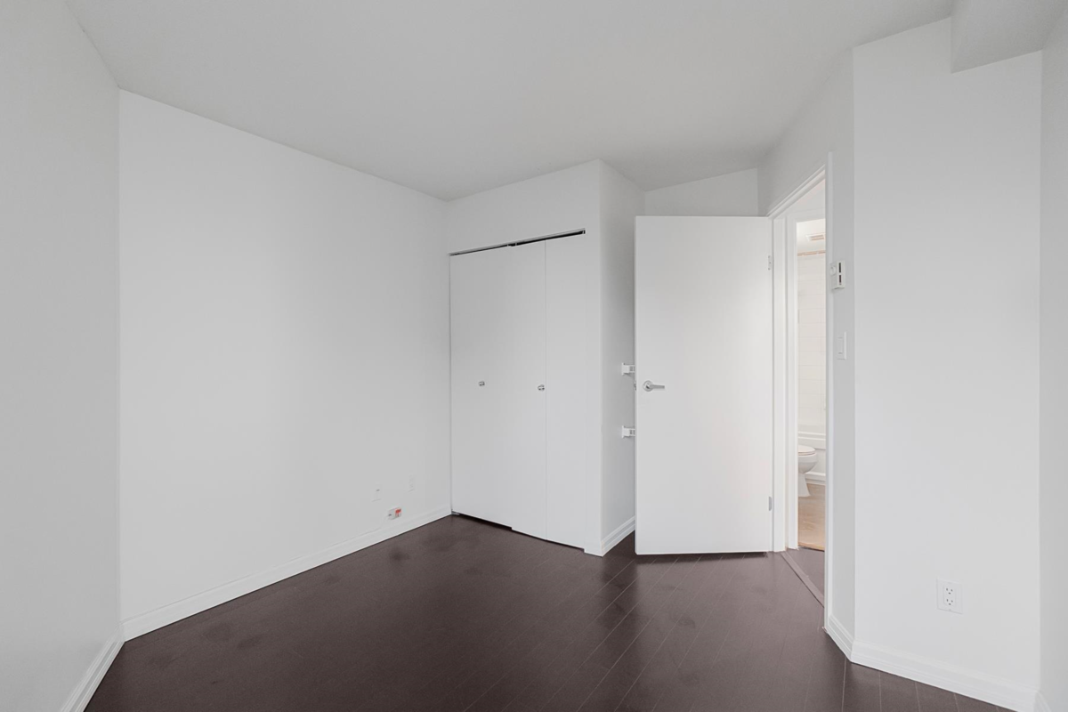 Laundry Room Photo of 1704 555 Jervis Street, Vancouver, BC