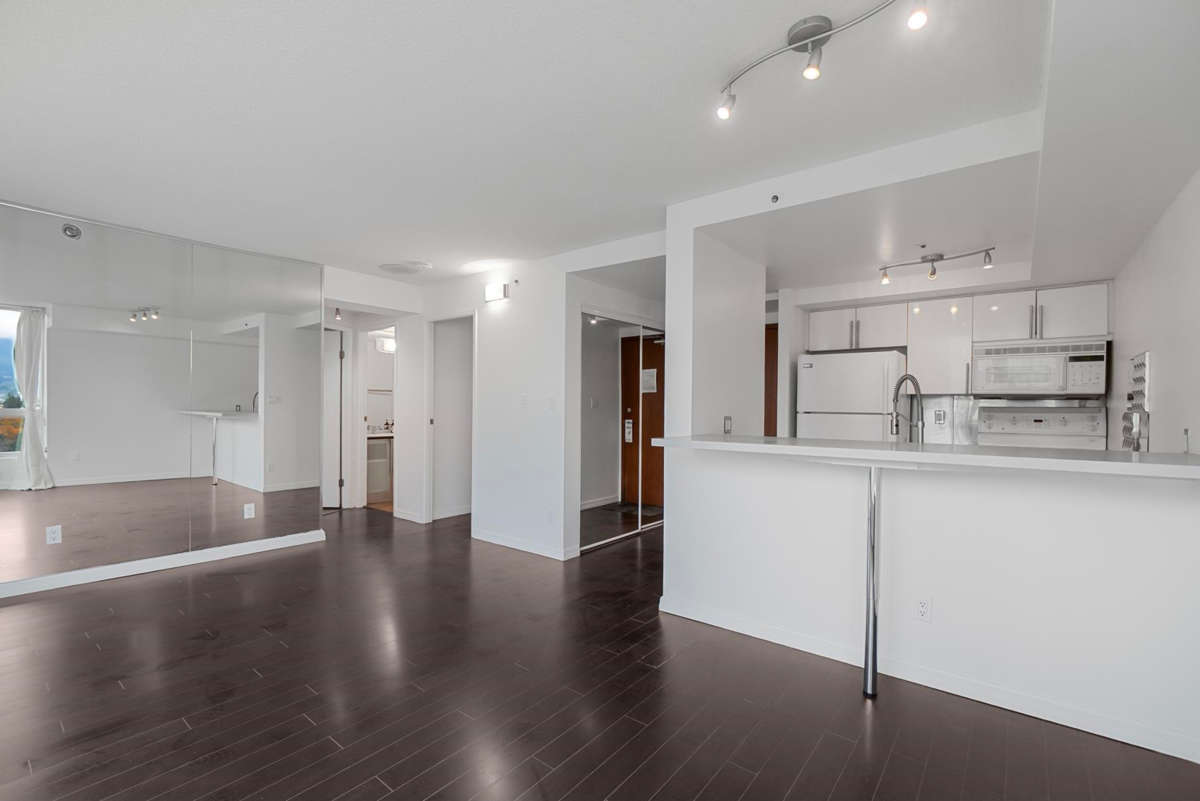 Pantry Photo of 1704 555 Jervis Street, Vancouver, BC