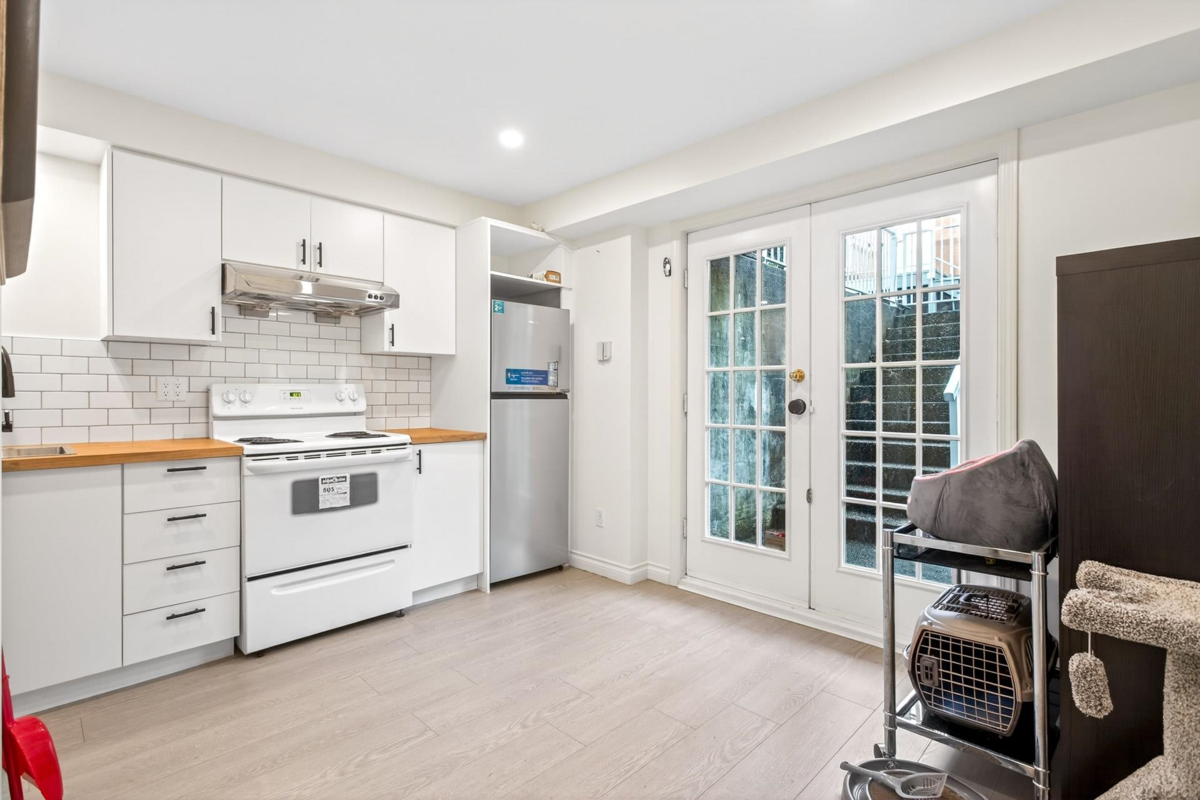 Hallway Photo of 1563 W 59th Avenue, Vancouver, BC