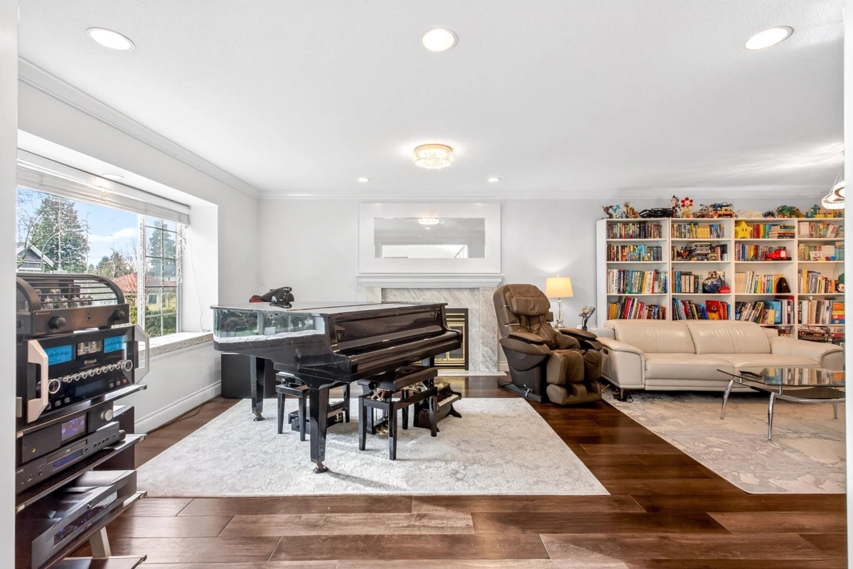 Kitchen Photo of 1563 W 59th Avenue, Vancouver, BC