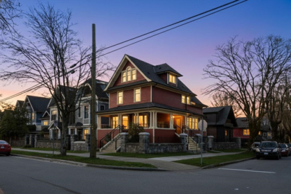 1081 Semlin Drive, Vancouver, BC, Grandview Woodland — 4 bed half duplex for sale