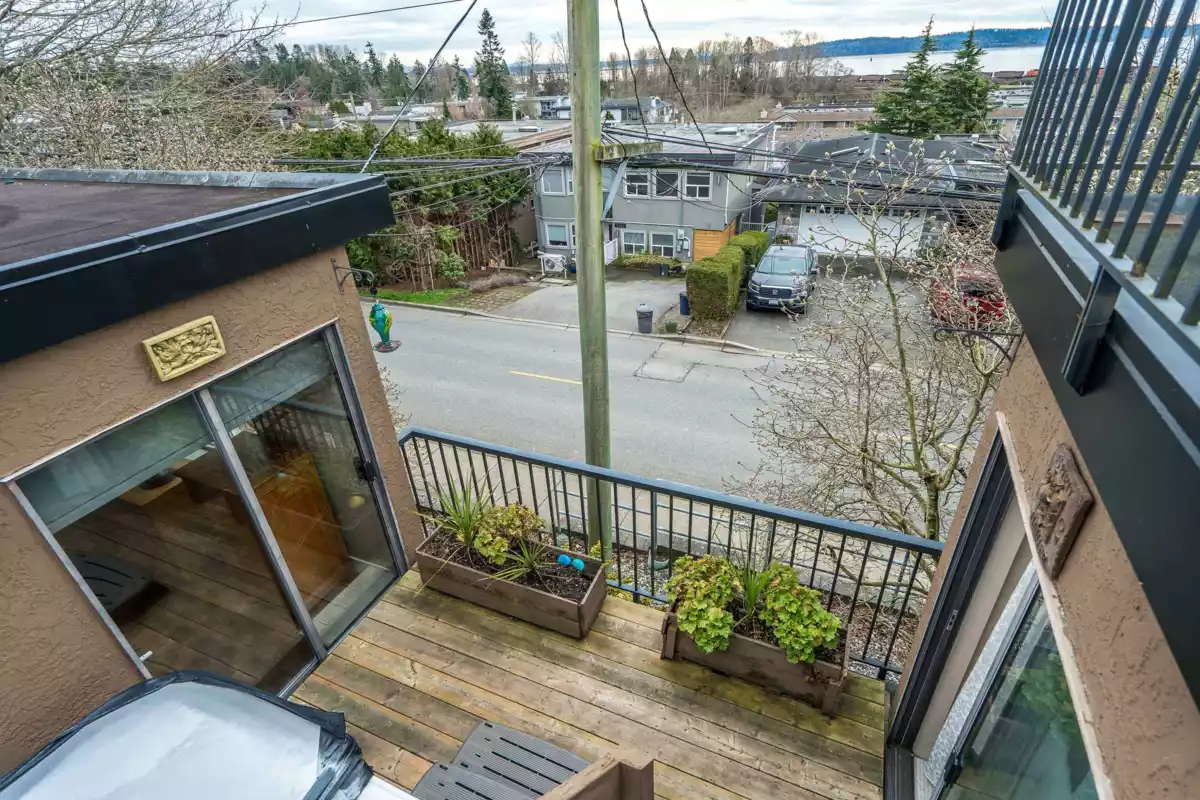 Aerial View of 905 Habgood Street, White Rock, BC