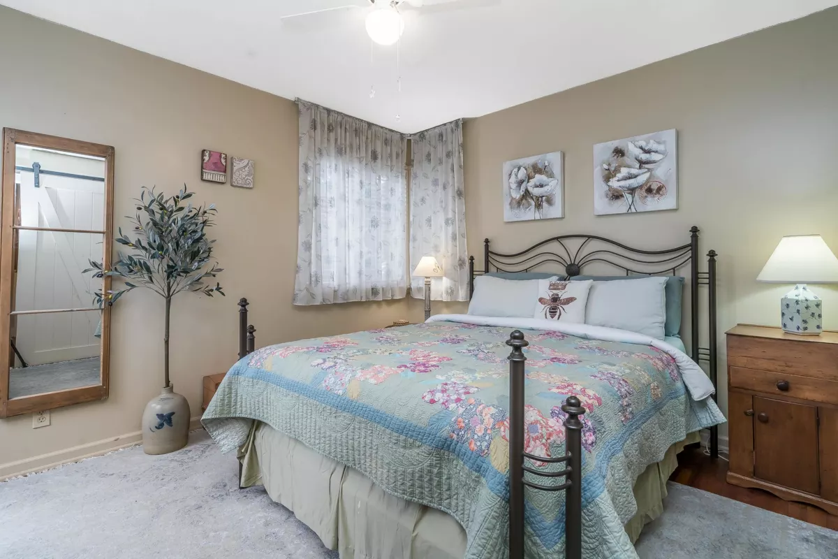 Basement Recreation Room Photo of 905 Habgood Street, White Rock, BC