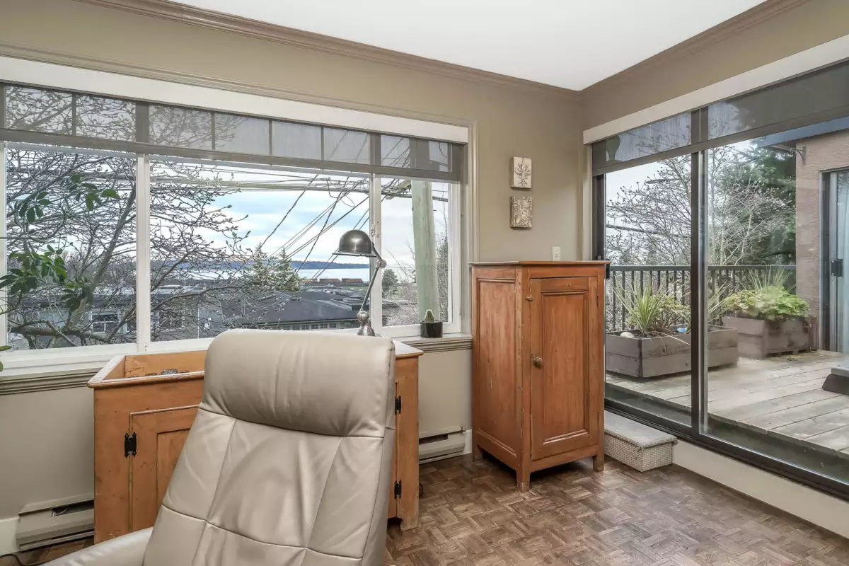 Bedroom 3 Photo of 905 Habgood Street, White Rock, BC