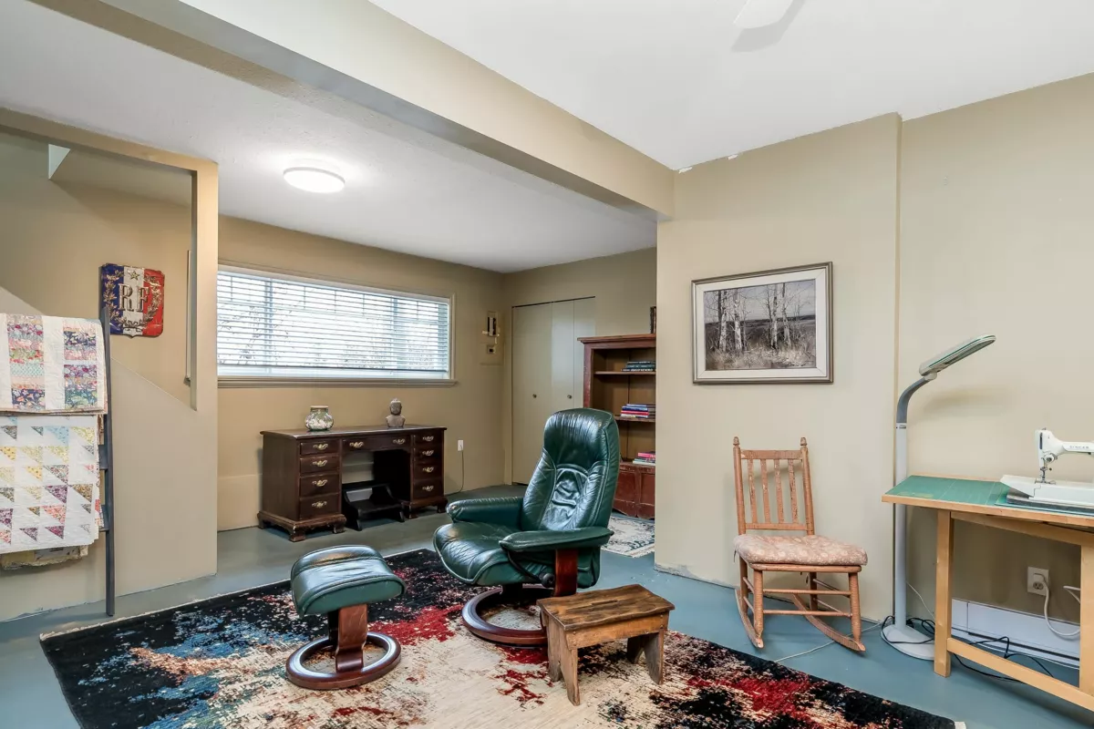 Garage Interior Photo of 905 Habgood Street, White Rock, BC