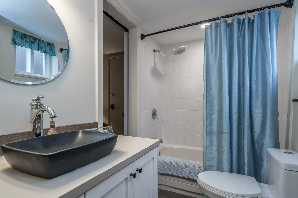 Hot Tub / Spa Photo of 905 Habgood Street, White Rock, BC