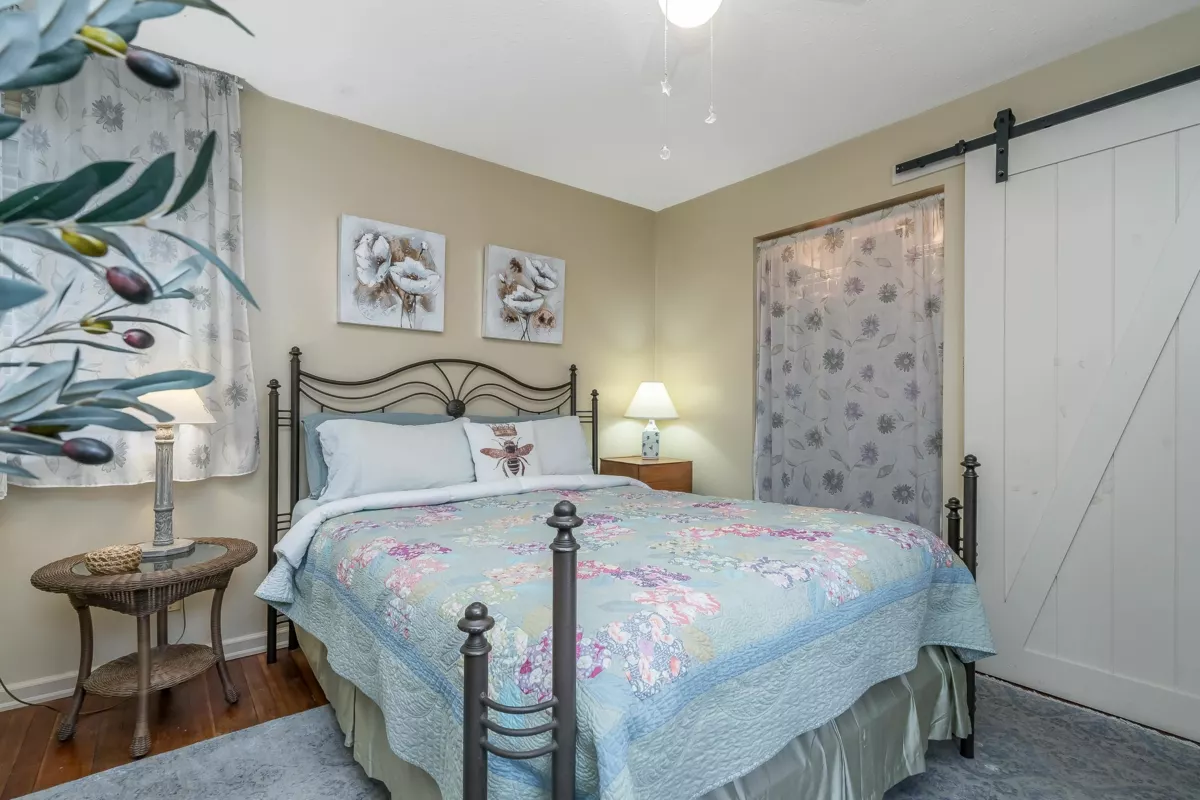 Laundry Room Photo of 905 Habgood Street, White Rock, BC