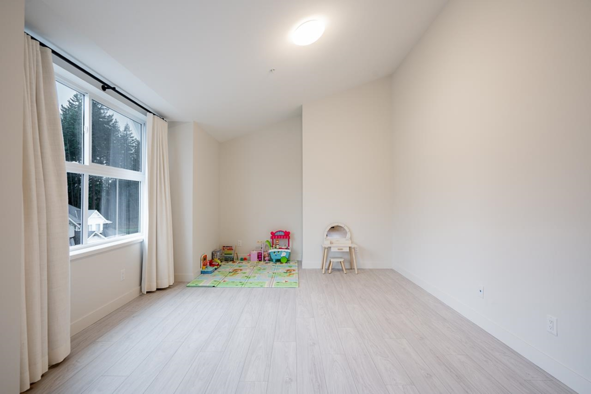 Basement Recreation Room Photo of 31567 Montgomery Place, Mission, BC