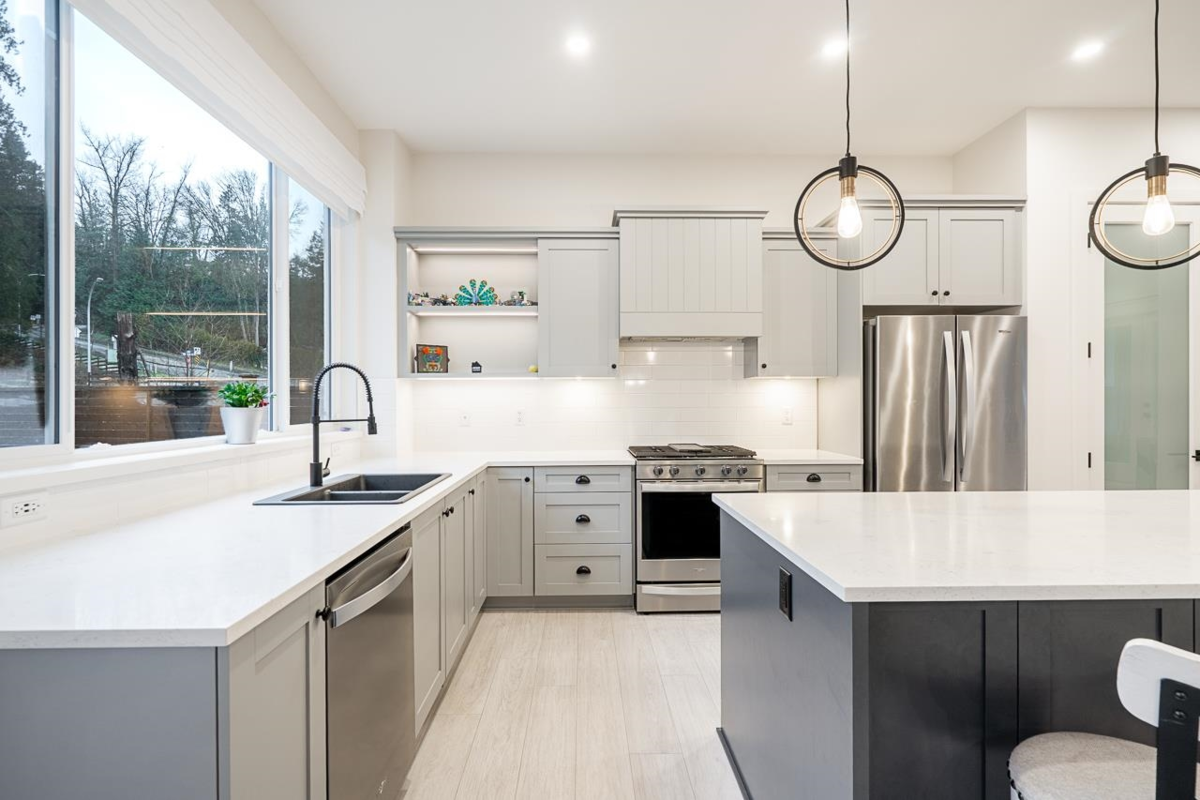 Breakfast Nook Photo of 31567 Montgomery Place, Mission, BC