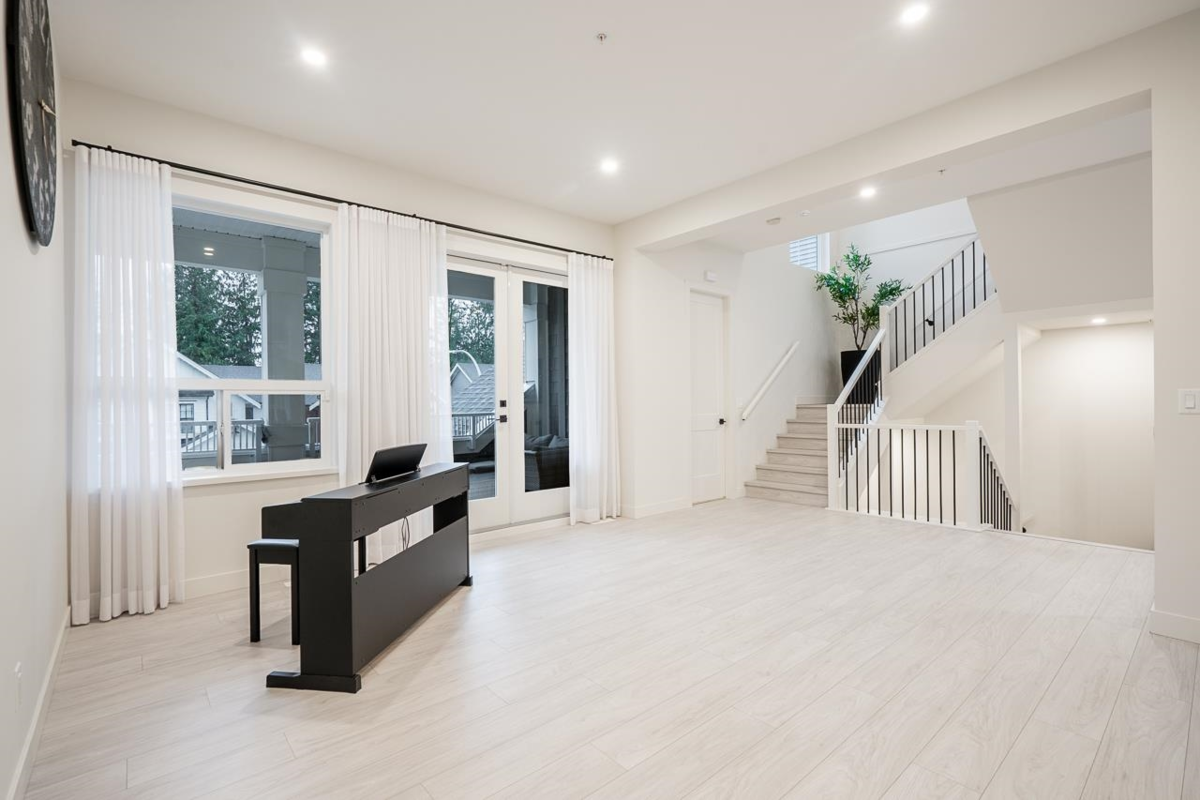 Walk-In Closet Photo of 31567 Montgomery Place, Mission, BC