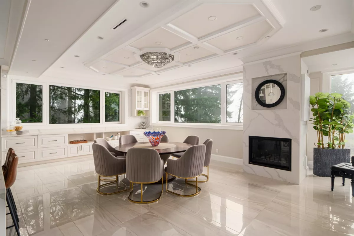 Kitchen Island Photo of 1119 Millstream Road, West Vancouver, BC