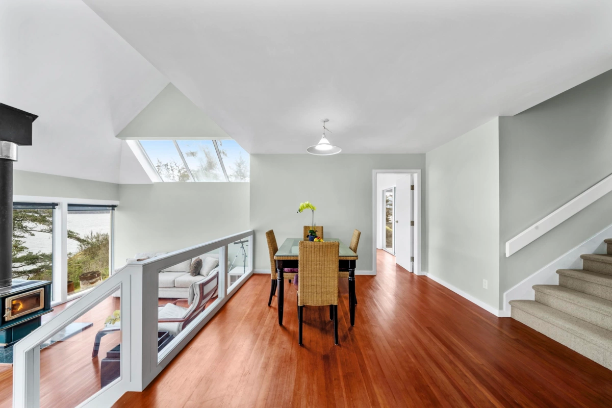 Basement Recreation Room Photo of 28 Passage Island, Vancouver, BC