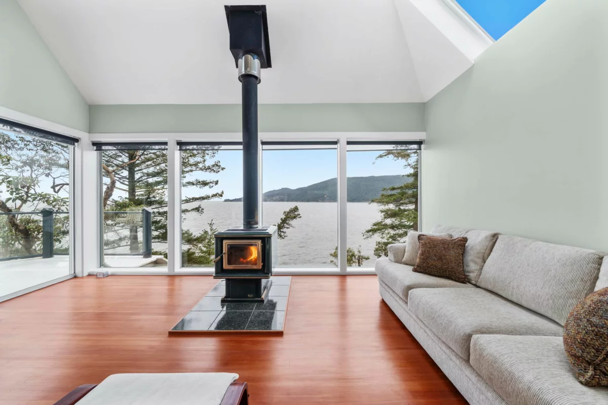 Primary Bathroom Photo of 28 Passage Island, Vancouver, BC