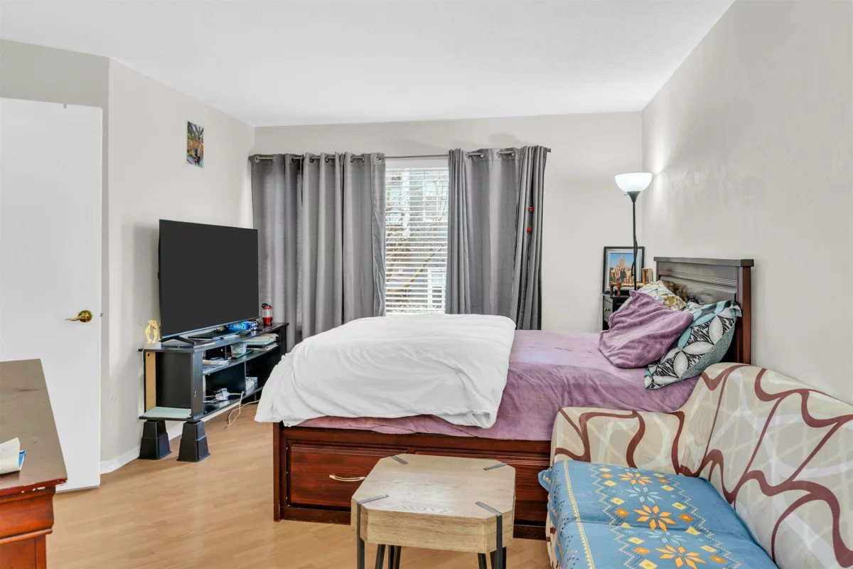 Kitchen Photo of 212 6939 Gilley Avenue, Burnaby, BC