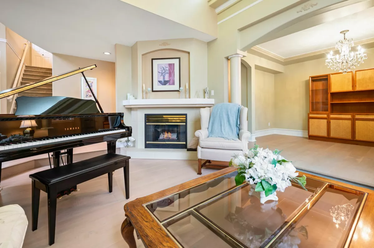 Breakfast Nook Photo of 9329 207a Street, Langley, BC