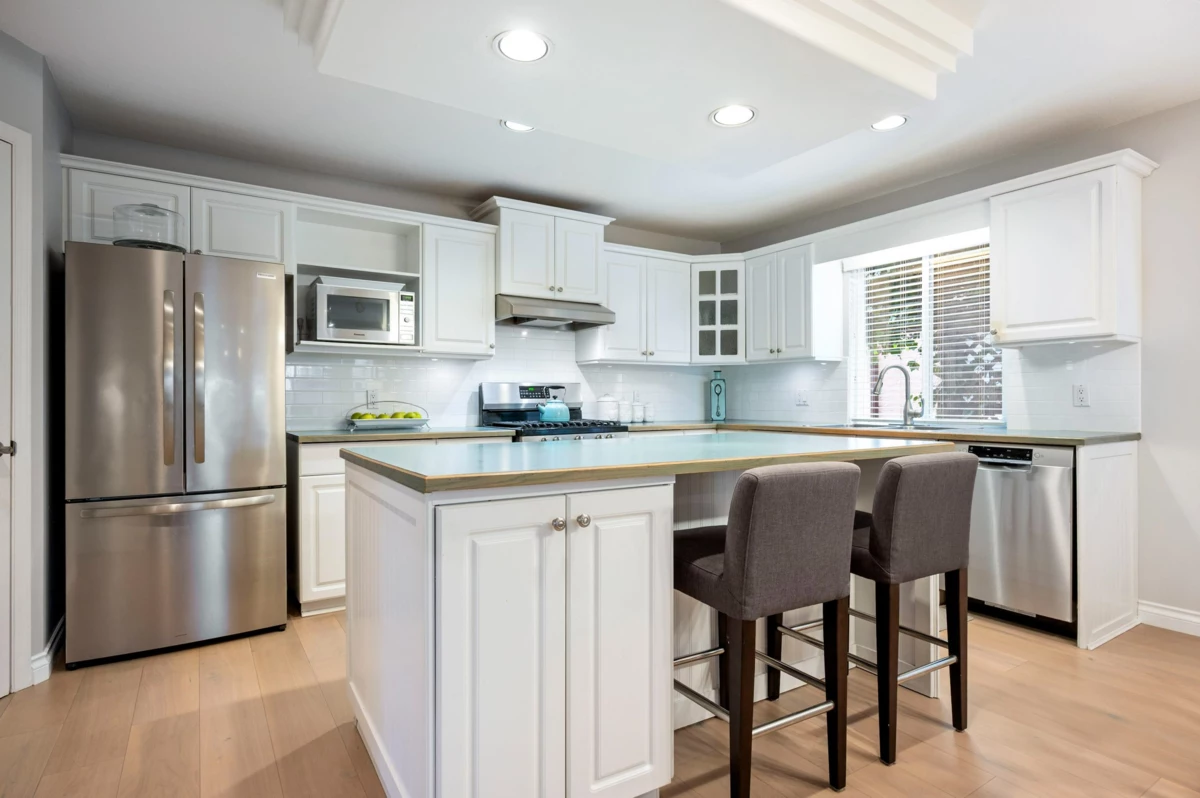 Guest Bathroom Photo of 9329 207a Street, Langley, BC