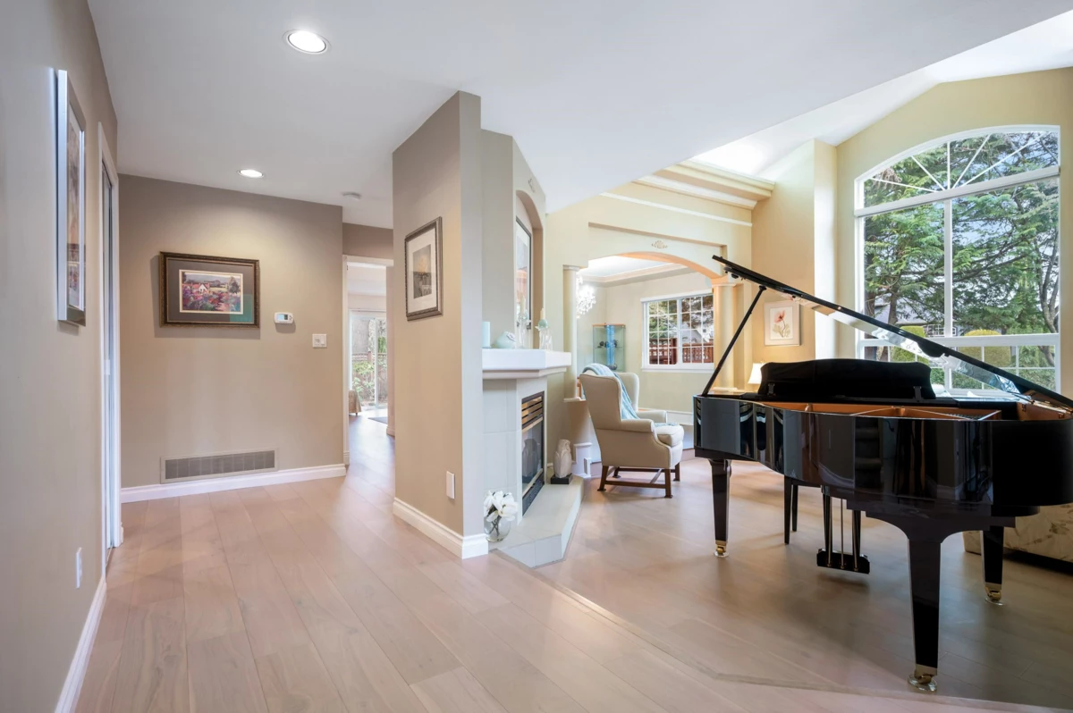Kitchen Photo of 9329 207a Street, Langley, BC