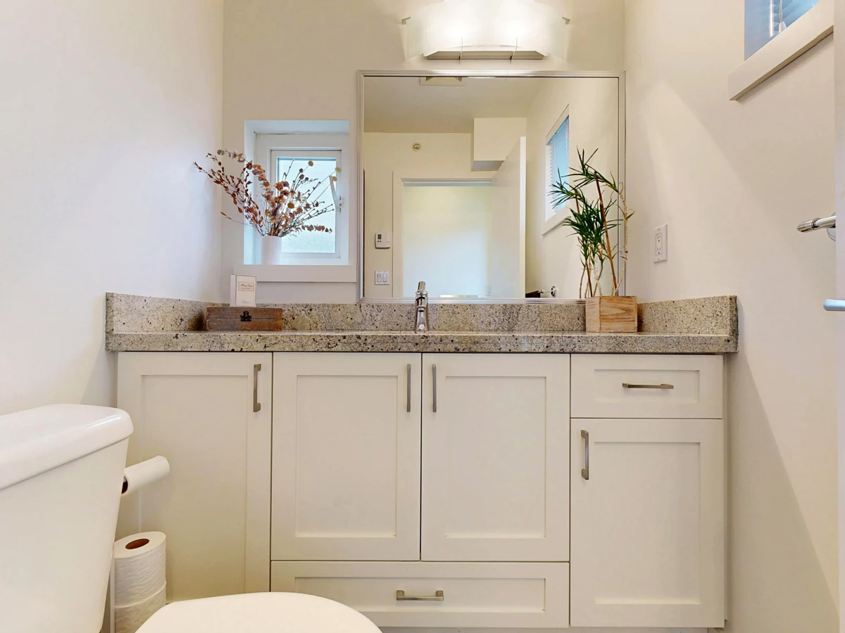 Backyard Photo of 101 1672 E Pender Street, Vancouver, BC