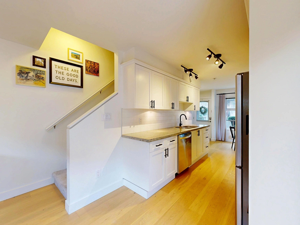 Breakfast Nook Photo of 101 1672 E Pender Street, Vancouver, BC