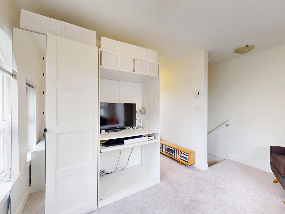 Laundry Room Photo of 101 1672 E Pender Street, Vancouver, BC