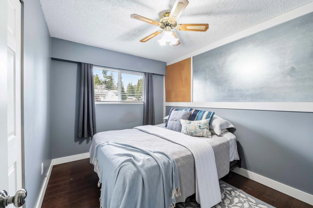 Entry Foyer Photo of 7084 Papuc Place, Delta, BC