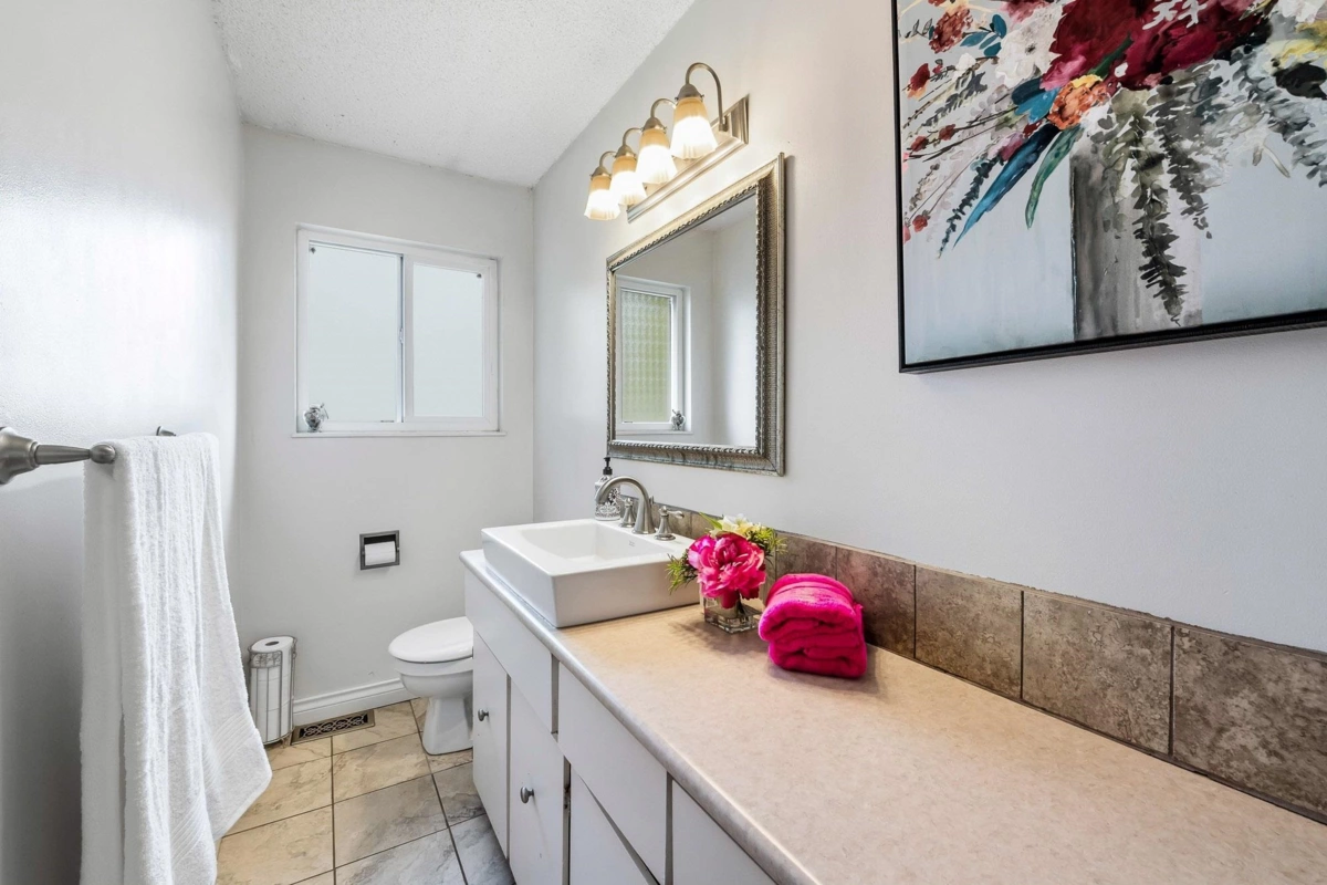 Laundry Room Photo of 7084 Papuc Place, Delta, BC