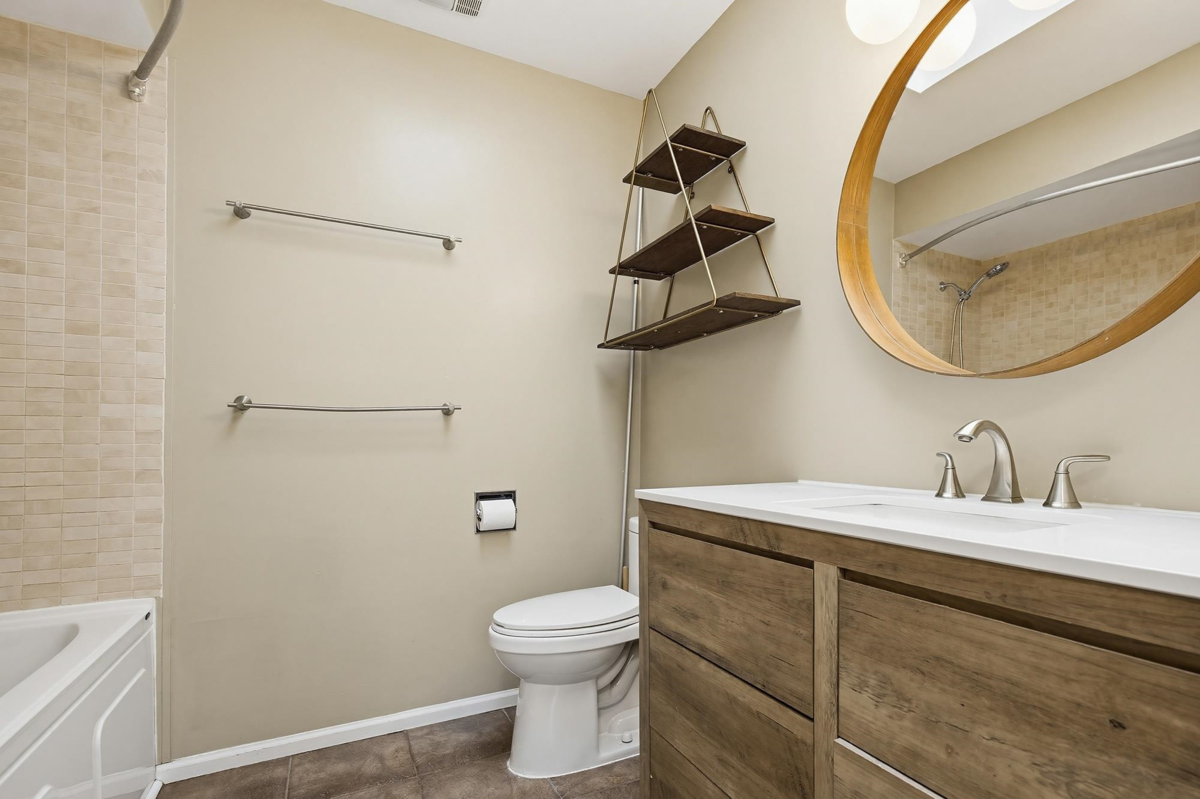 Basement Recreation Room Photo of 33394 Heather Avenue, Mission, BC