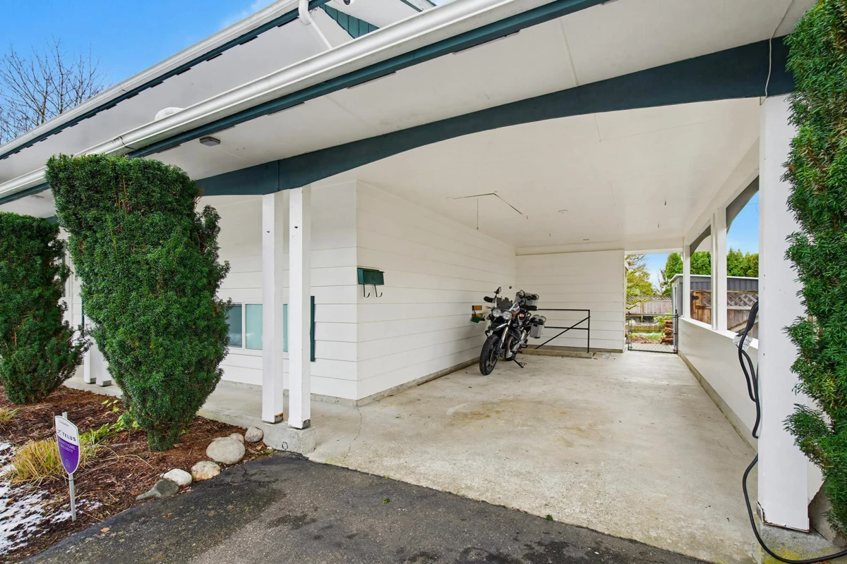 Front Yard Photo of 33394 Heather Avenue, Mission, BC