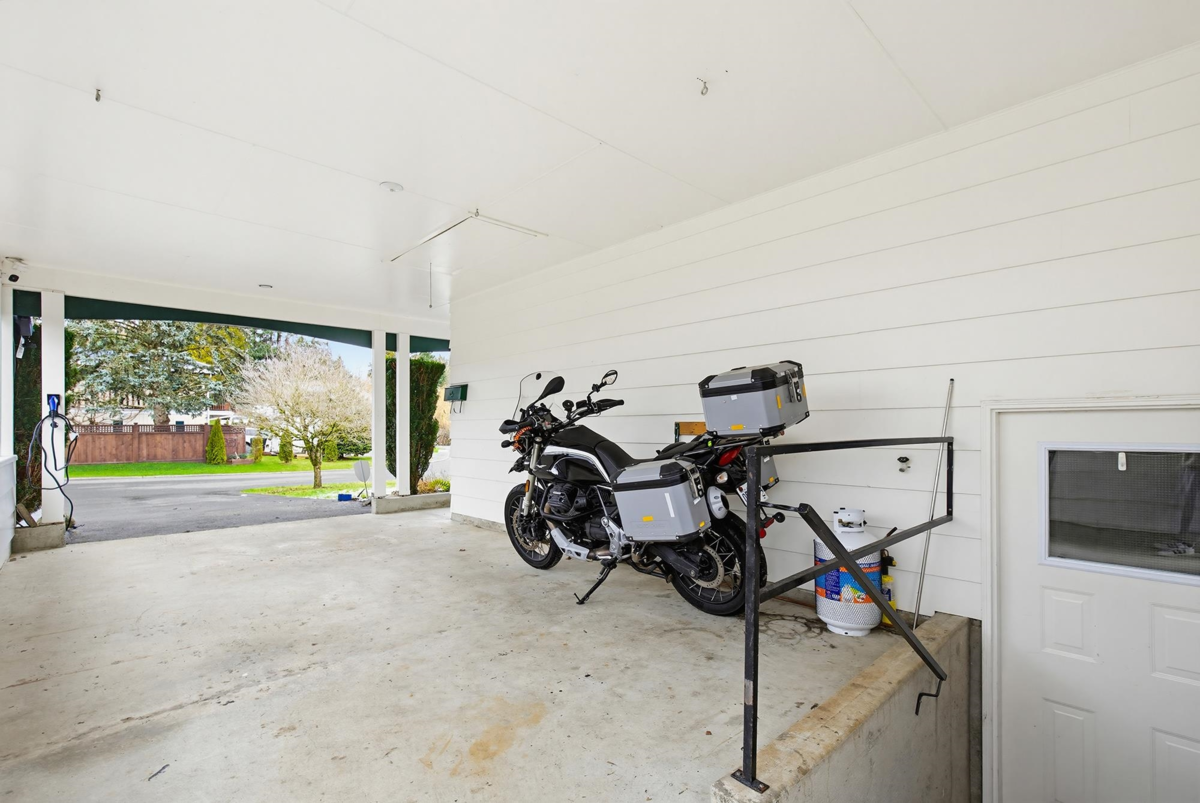 Garden / Landscaping Photo of 33394 Heather Avenue, Mission, BC