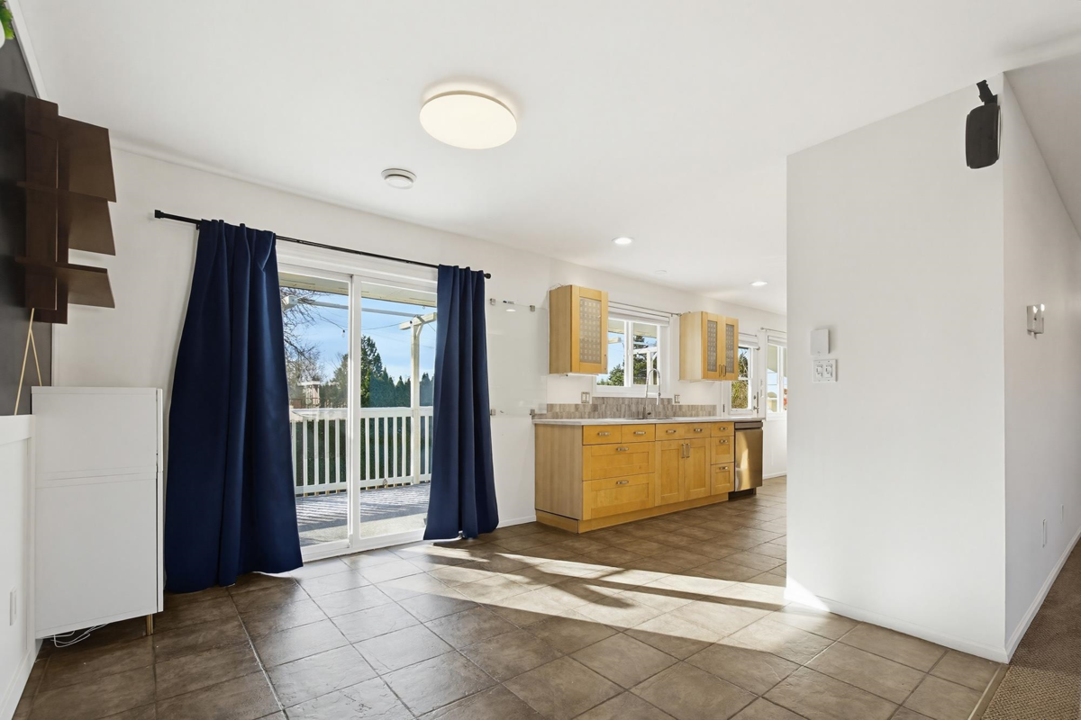 Kitchen Photo of 33394 Heather Avenue, Mission, BC