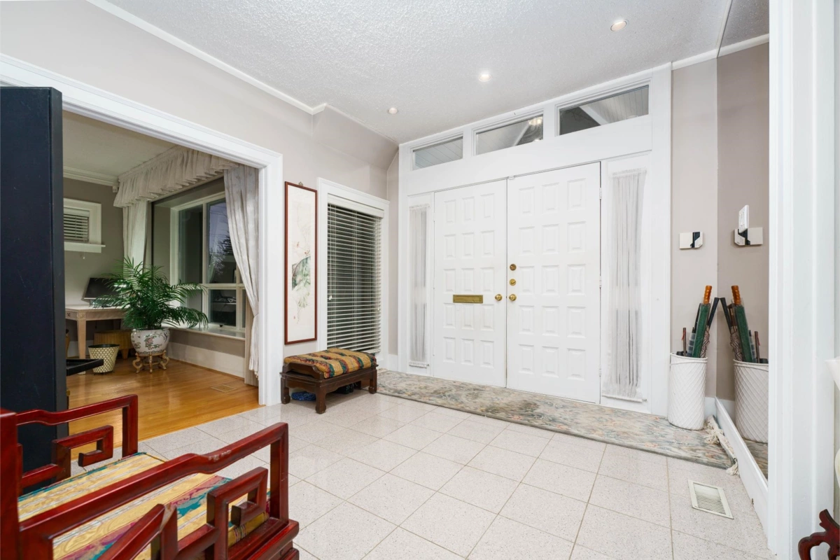 Living Room Photo of 1450 W 40th Avenue, Vancouver, BC