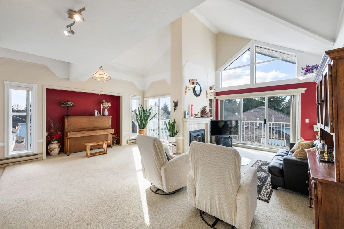 Dining Area Photo of 319 13918 72 Avenue, Surrey, BC