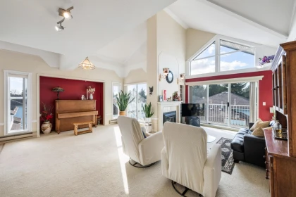 319 13918 72 Avenue, Surrey, BC