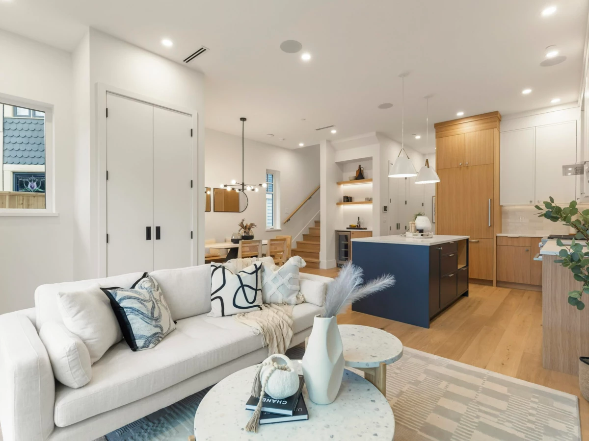 Family Room Photo of 1 3919 W 18th Avenue, Vancouver, BC