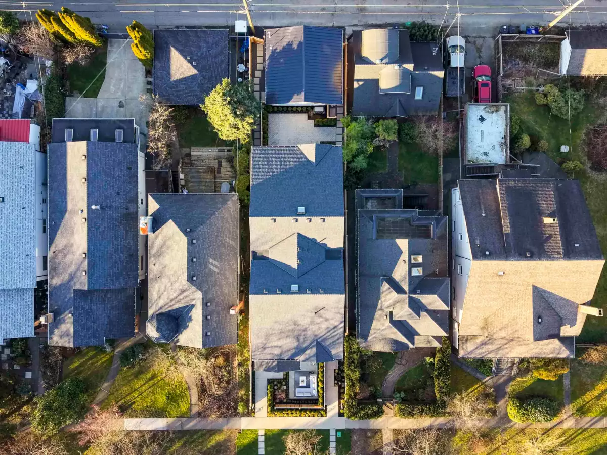 Front Yard Photo of 1 3919 W 18th Avenue, Vancouver, BC