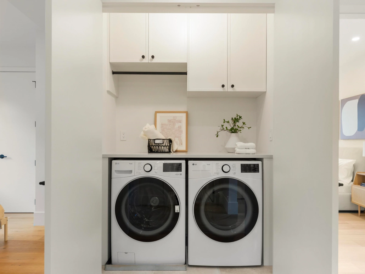 Laundry Room Photo of 1 3919 W 18th Avenue, Vancouver, BC