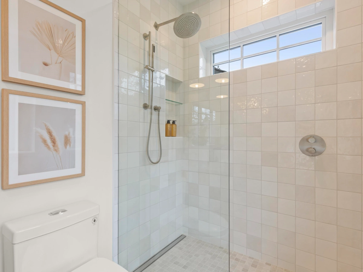 Powder Room Photo of 1 3919 W 18th Avenue, Vancouver, BC